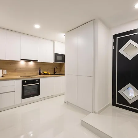 Apartmán Luxury Irina With Private Heated Pool