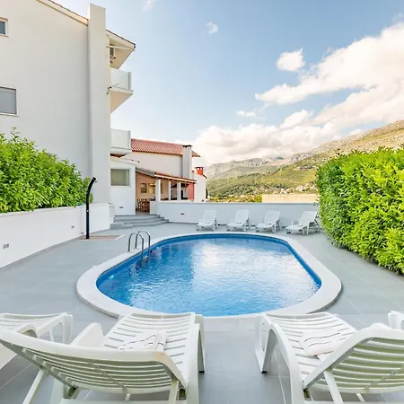 شقة Luxury Irina With Private Heated Pool Srinjine